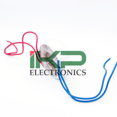 La puissance nominale est de 5000 VA, température 65°C. Transformateur toroïdal pour audio UL/CE/RoHS/CQC